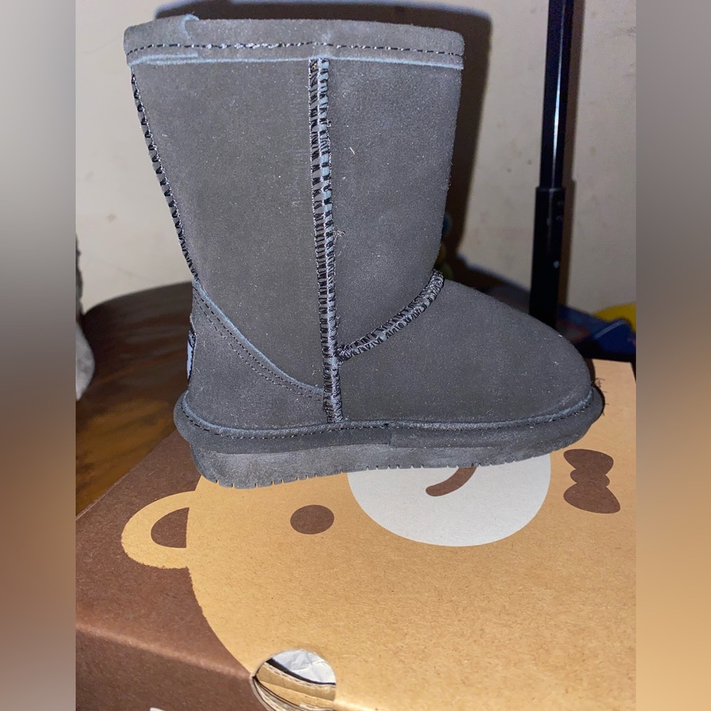 BEARPAW Elle Toddler Black Classic Suede Boots